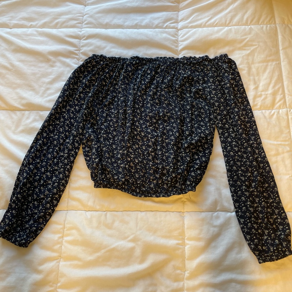 Navy floral off-the-shoulder top!